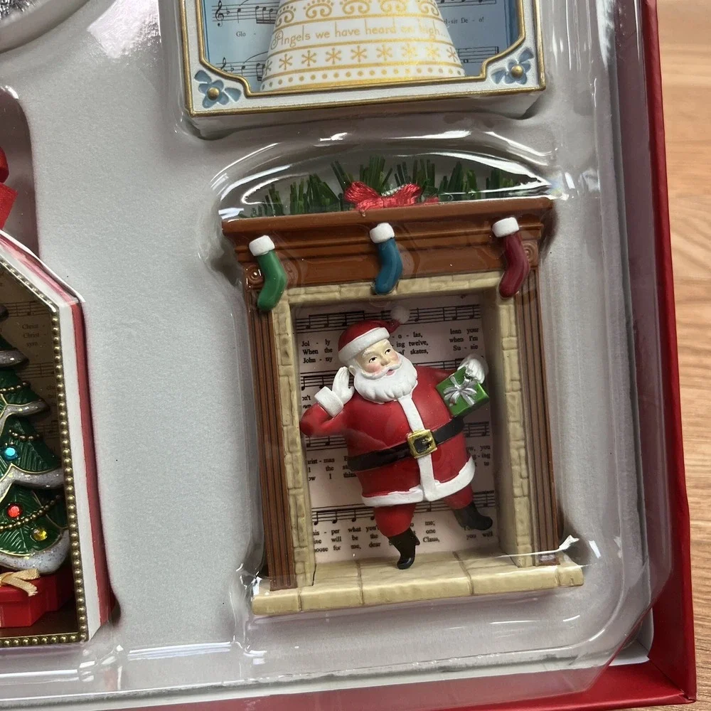 Hallmark Keepsake Ornament Club 2018 Songs of The Season Set‎